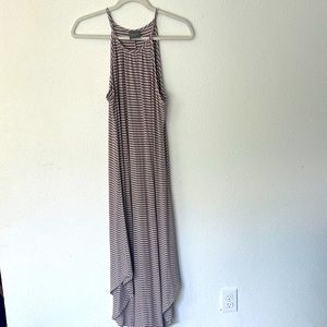 Cute tan and white maxi dress size M